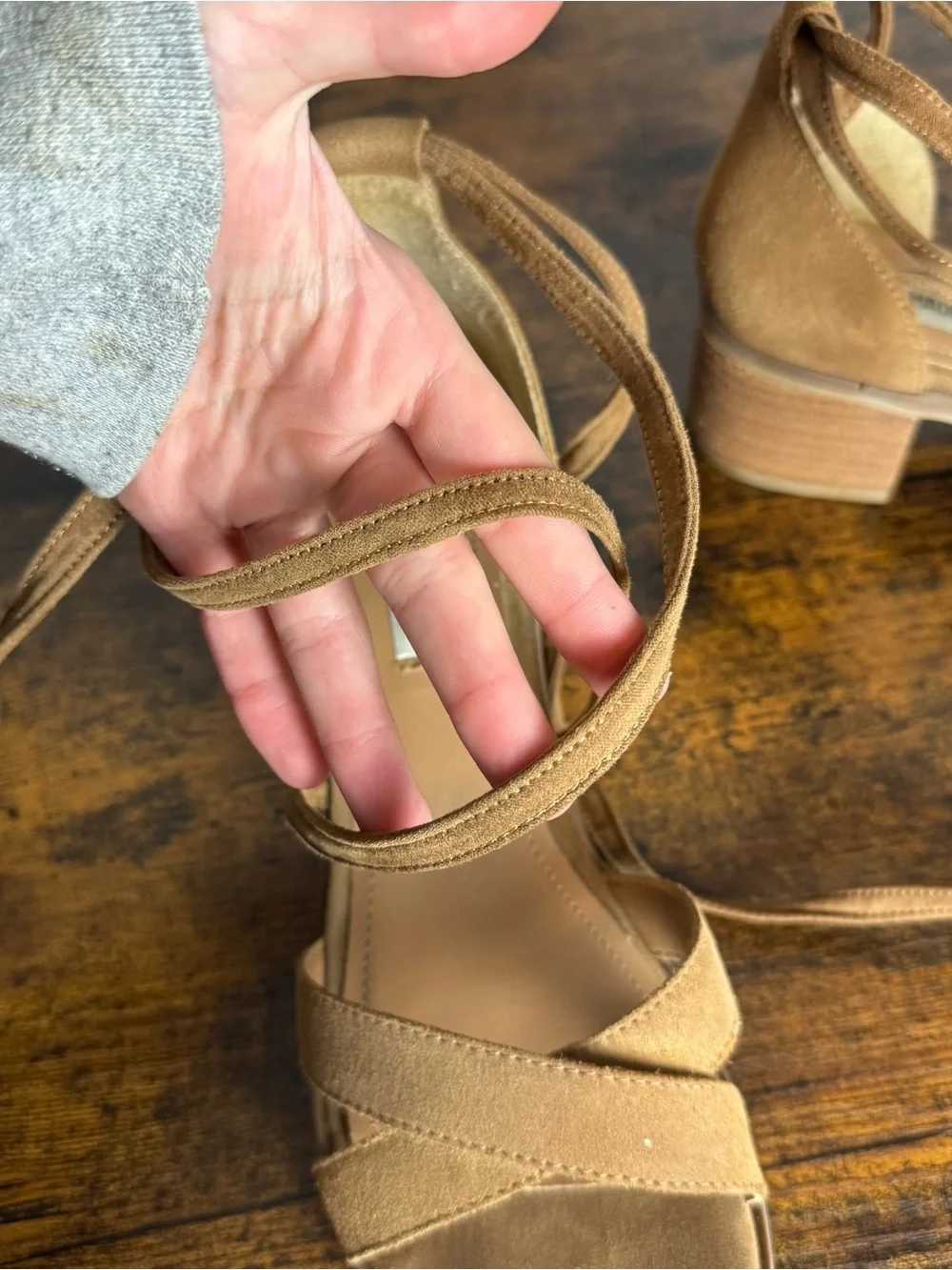 Steve Madden Rizzaa Suede Leather Tan Block Heel Lace Up Sandals Size 9